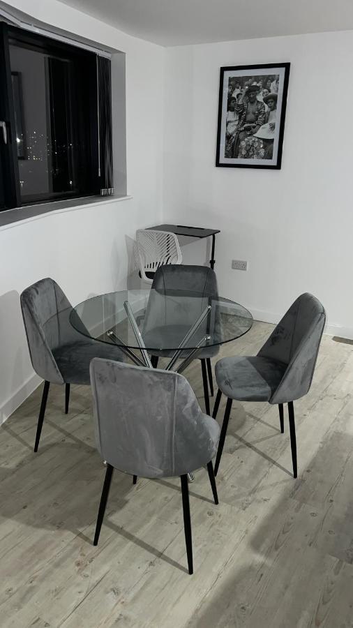 Luxurious City View Apartment In Salford Manchester Zewnętrze zdjęcie